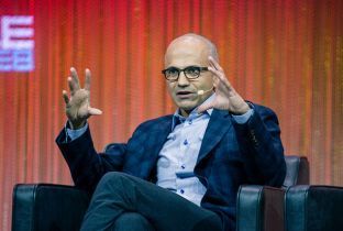 Satya Nadella, PDG de Microsoft, pendant une conférence