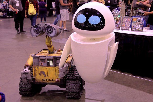 Les robots Wall-E et Eve.