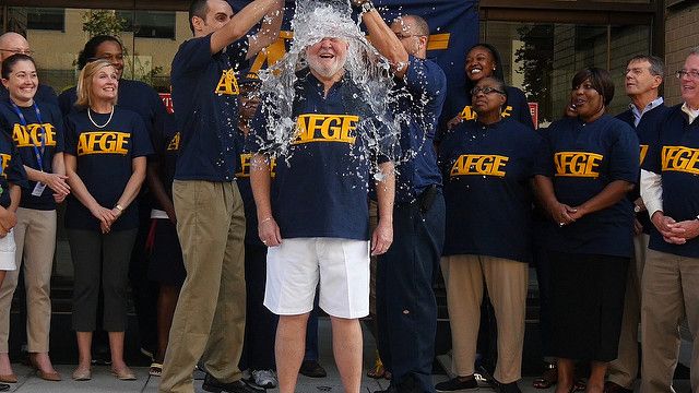 Ice bucket challenge en cours